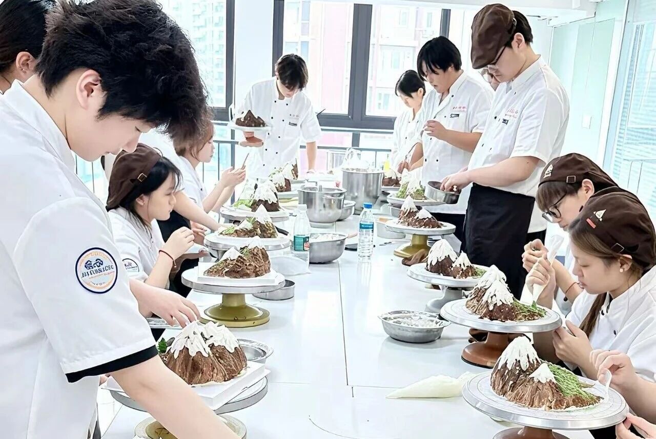 武汉蛋糕培训 烘焙培训 学做蛋糕