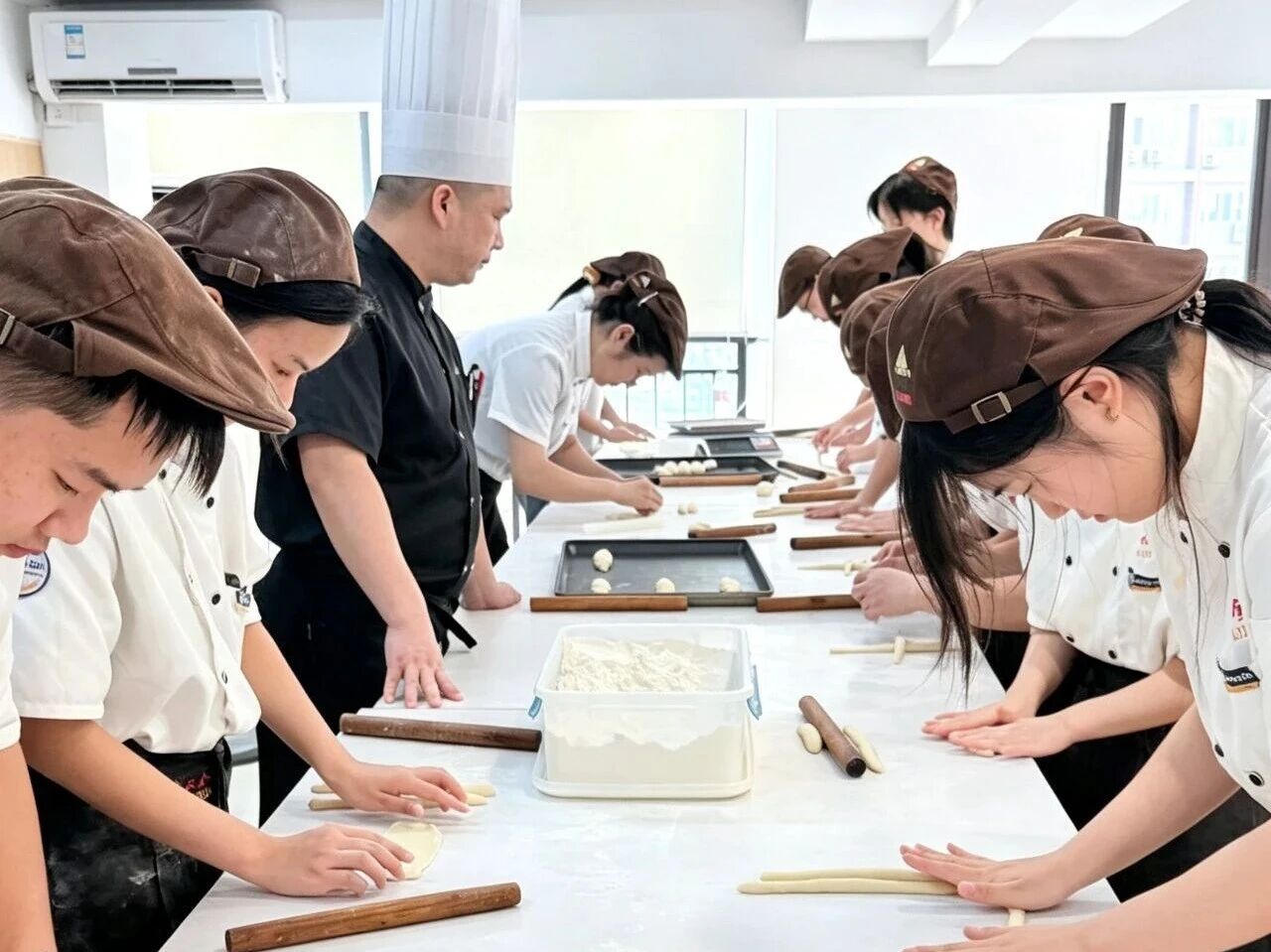 武汉蛋糕培训 烘焙培训 学做蛋糕
